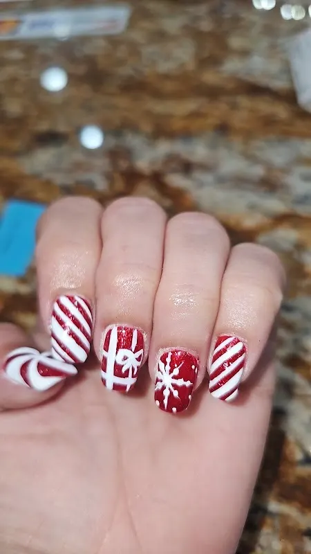 Queens Nail And Day Spa — Nail salon in Ocean Springs